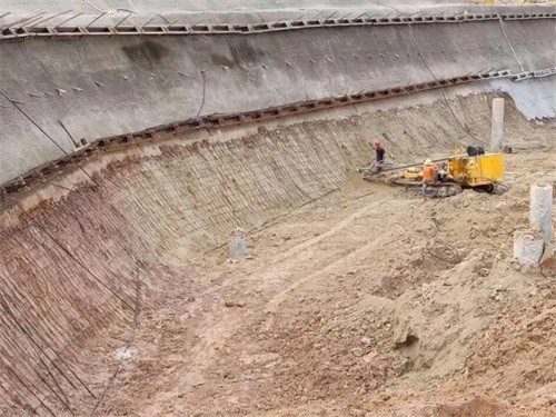 华龙基坑边坡加固